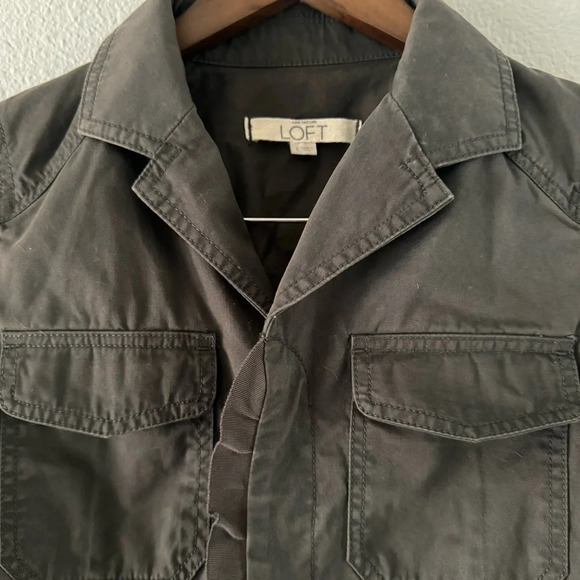 Utility Jacket Gray Ruffle Button Up Feminine Office Size 2 Anne Taylor Loft - Picture 4 of 11
